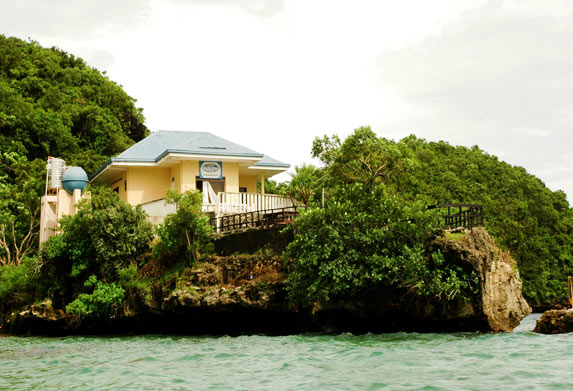 The-Big-Brother-House-In-Hundred-Islands-National-Park-1